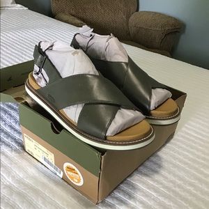 Keen Lana Cross Strap Sandal - NWT In Box